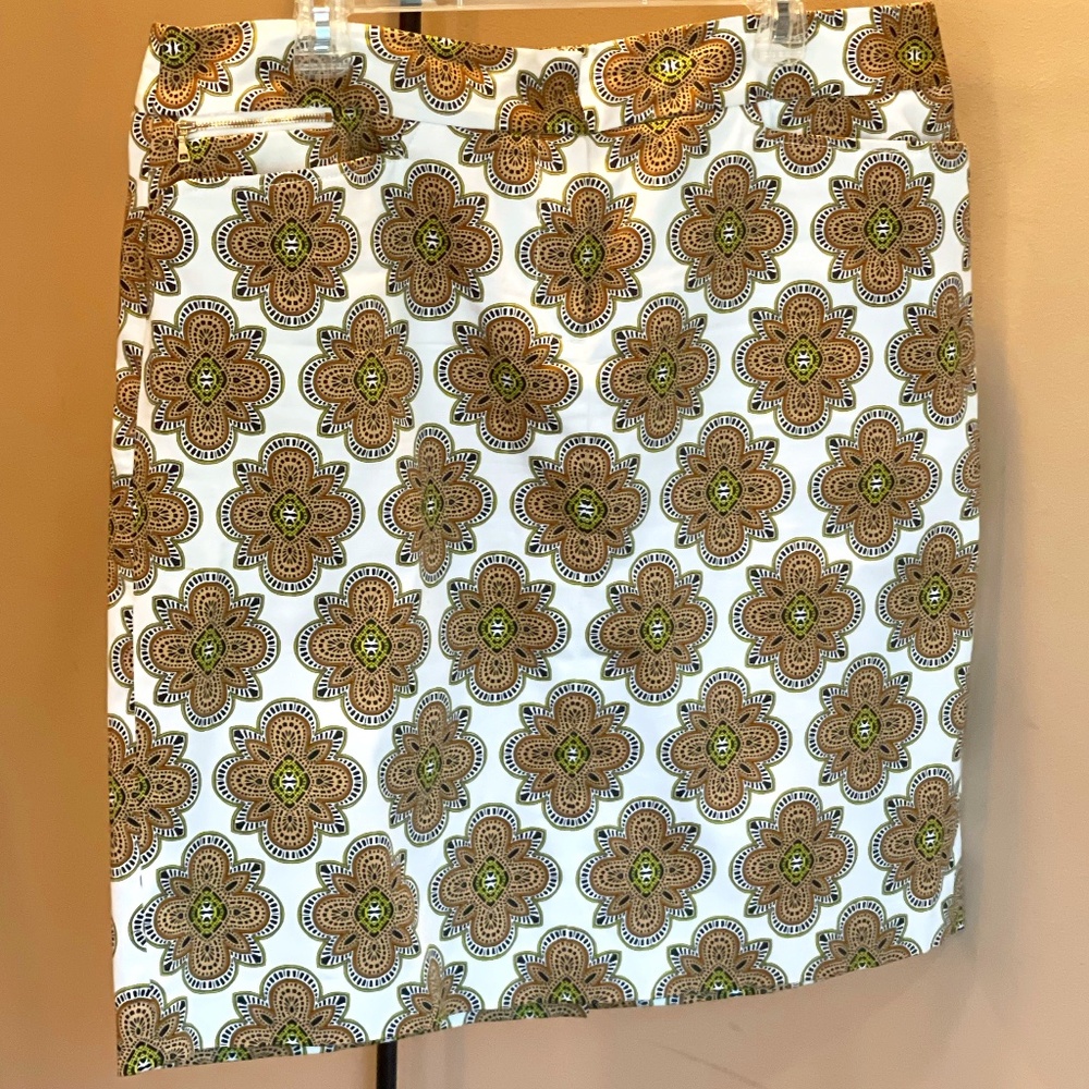 Jones New York White, Brown, and Lime Flower Stretch Skirt